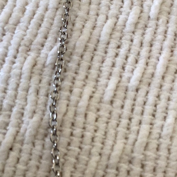 Guess Necklace - Picture 5 of 8